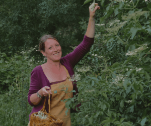 Follow Faith's off-grid journey living in Portugal