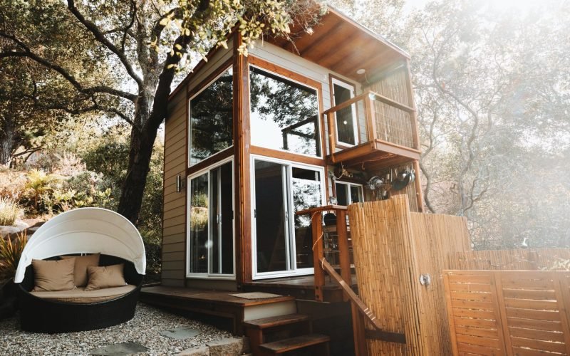 roberto-nickson-wRF6hCur9A8-unsplash