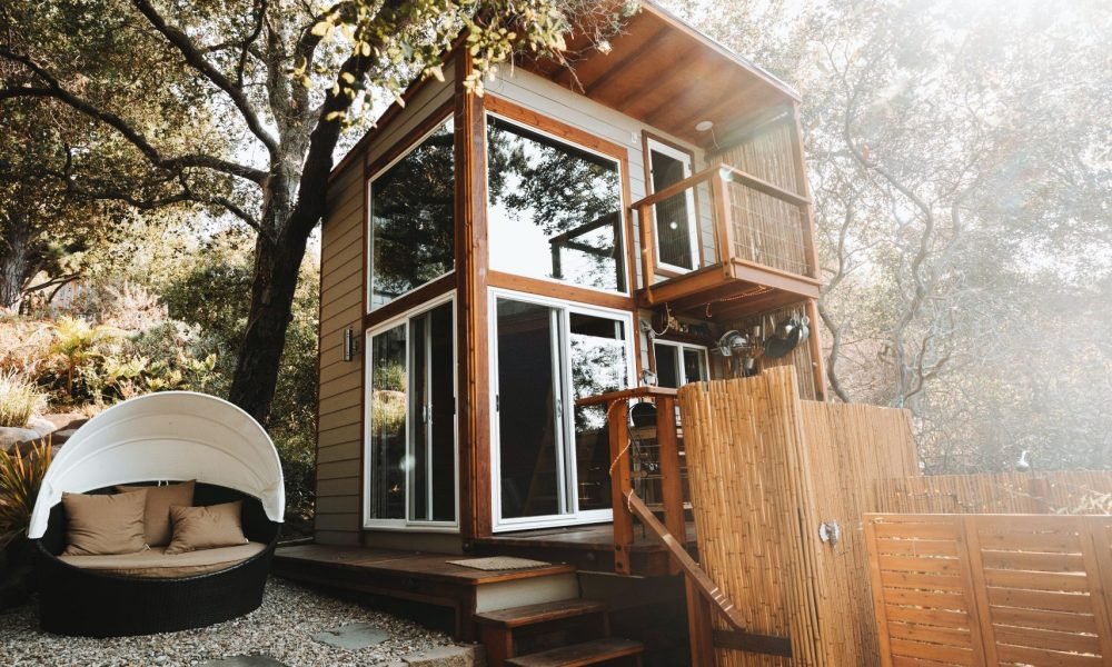 roberto-nickson-wRF6hCur9A8-unsplash